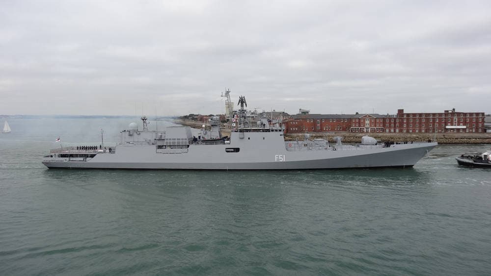 Illustration — INS Trikand entering the port of Djibouti 02