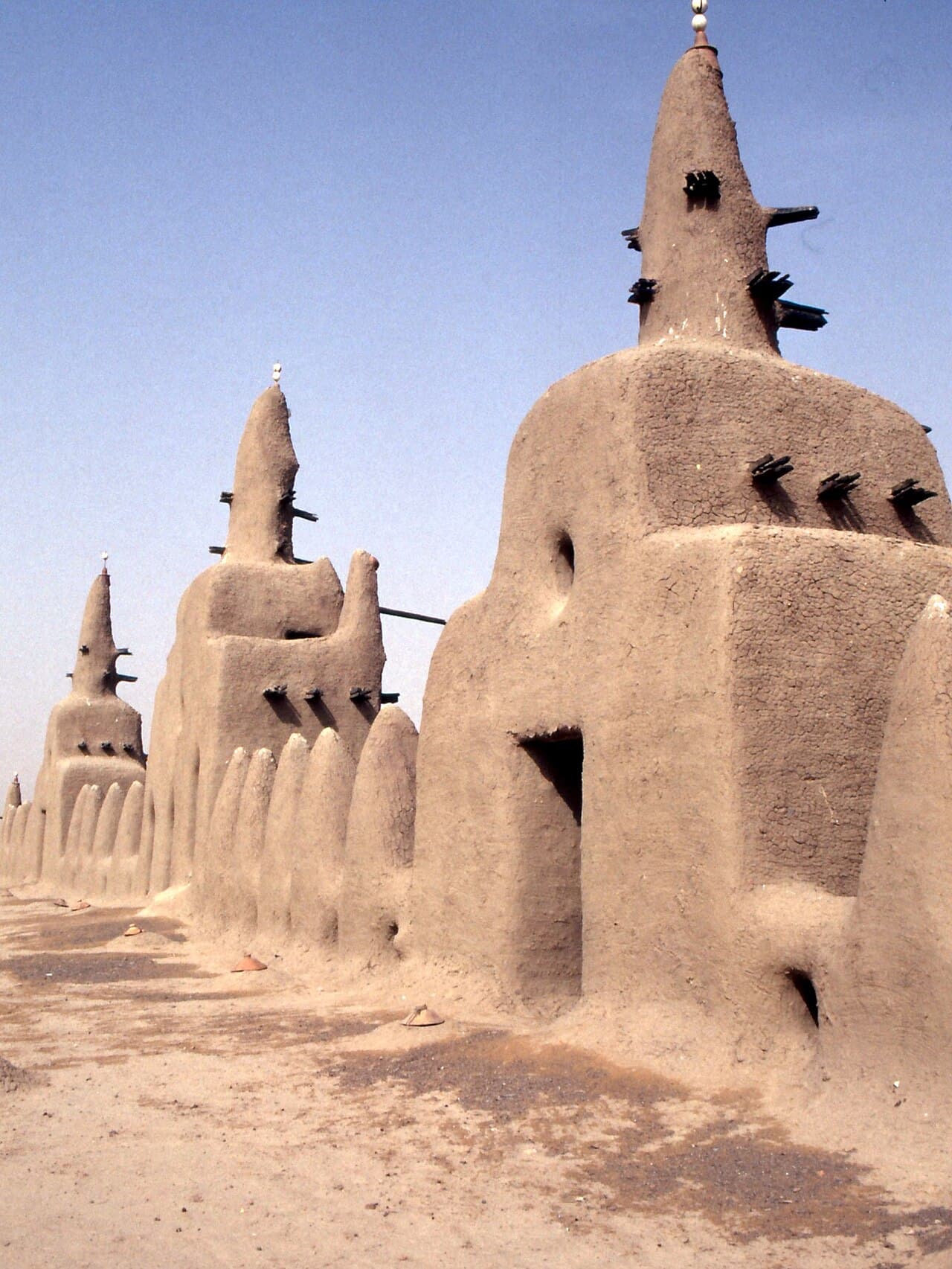 Illustration — Djenn Moschee Dach 1990