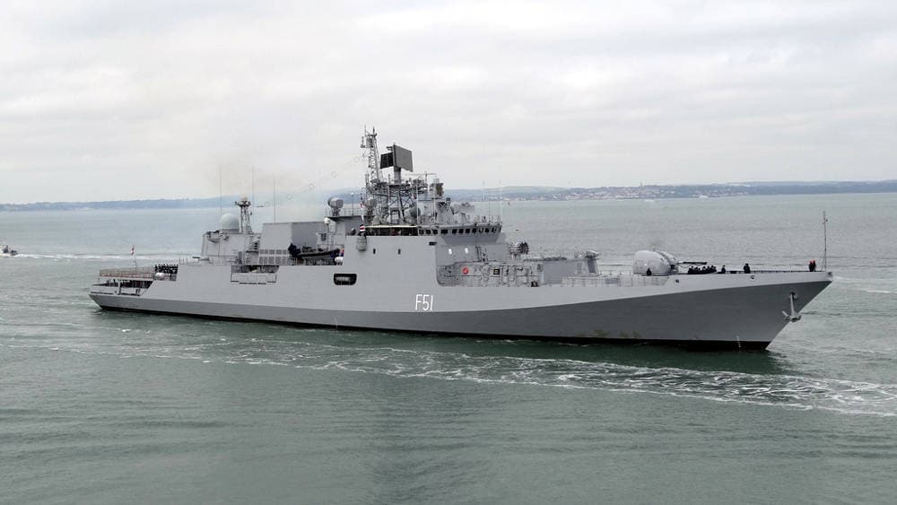Illustration — INS Trikand entering the port of Djibouti 01