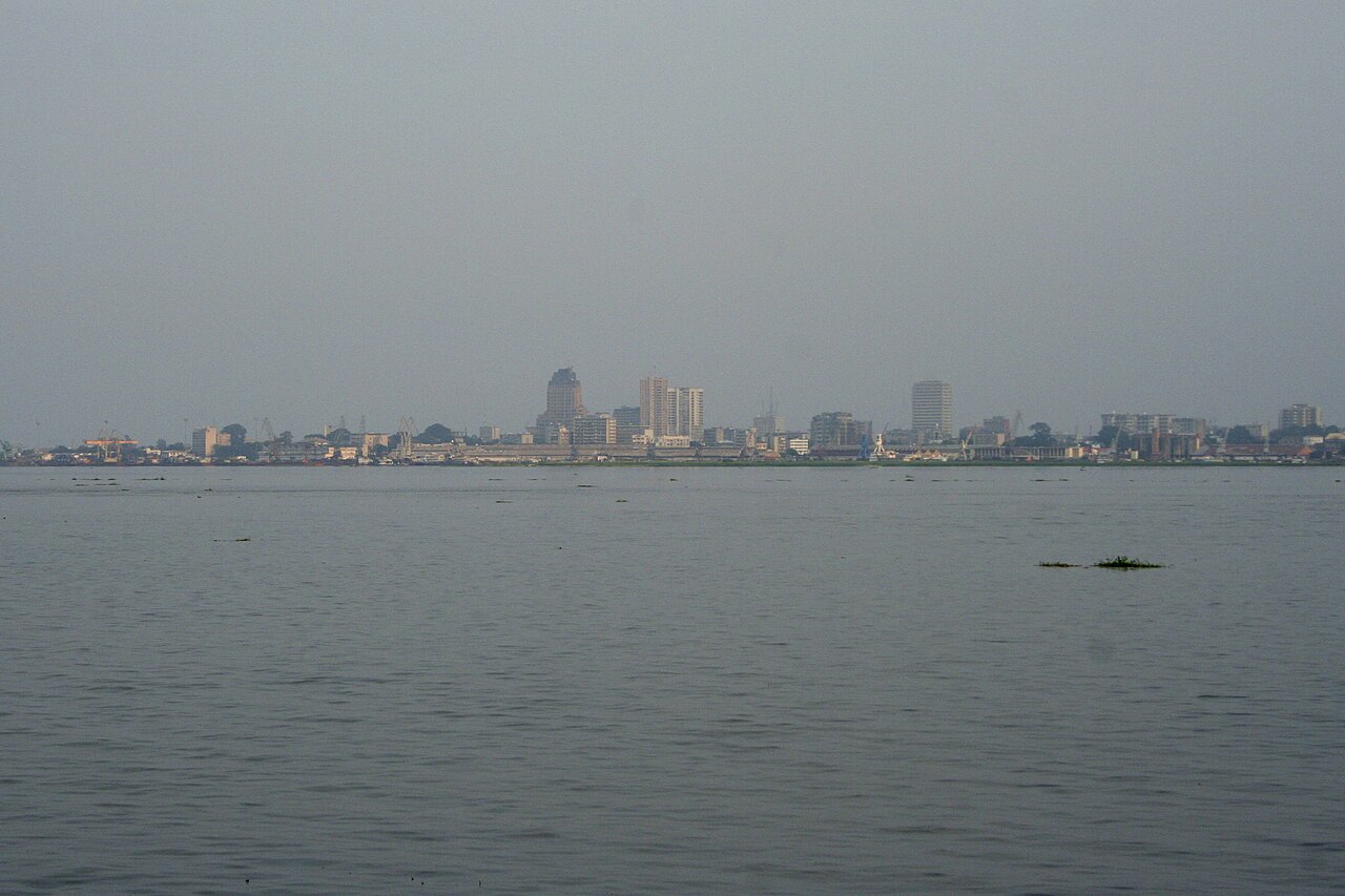 Cover — 2010-03-07-Kinshasa depuis Brazzaville