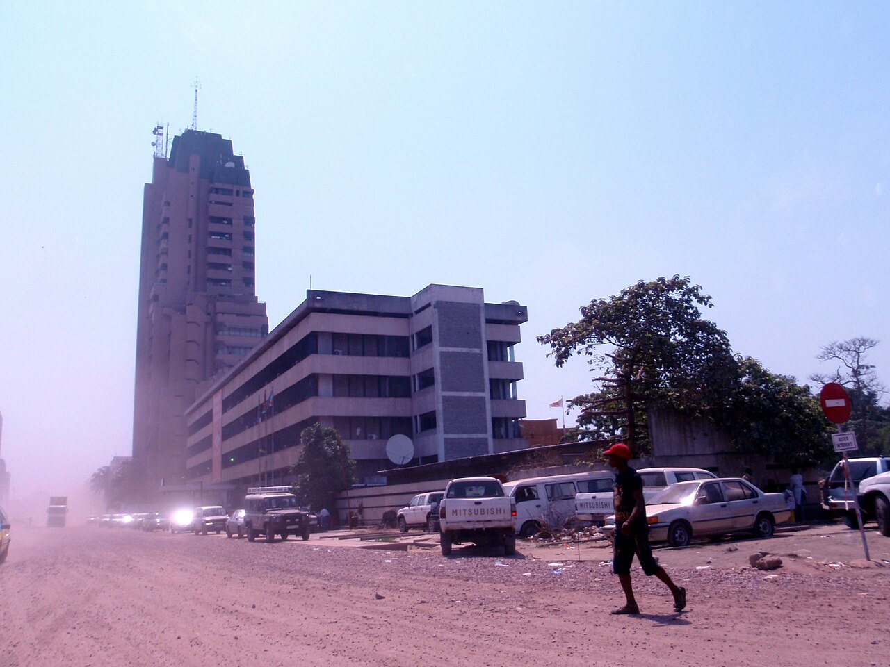 Cover — 2010 boulevard du 30 juin Kinshasa 4428896245