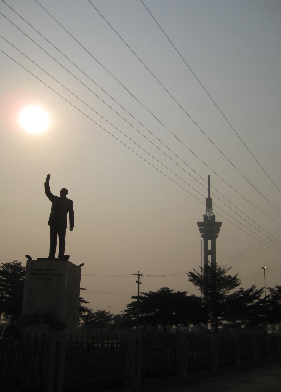 Cover — Kinshasa tour de l changeur de Limete - 20090705